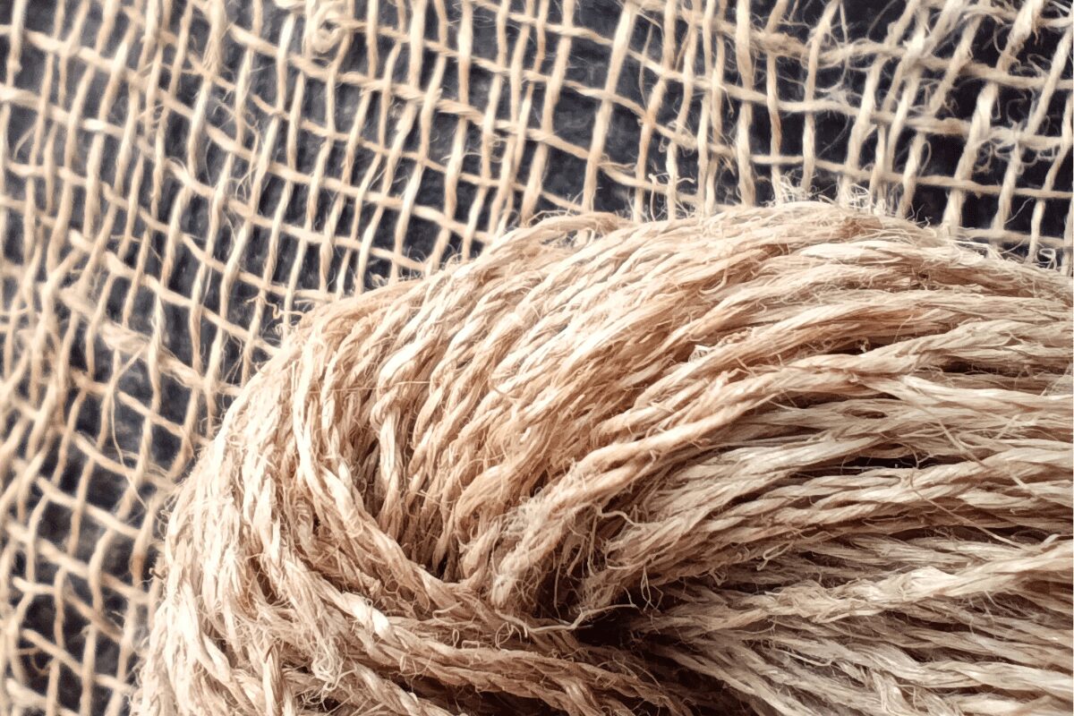 In welche Richtung spinnt man Flachs?